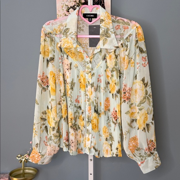 Violetta Botanical Blouse | Wide Bishop Sleeves Floral Blouse in Sea Green Color - Picture 2 of 11